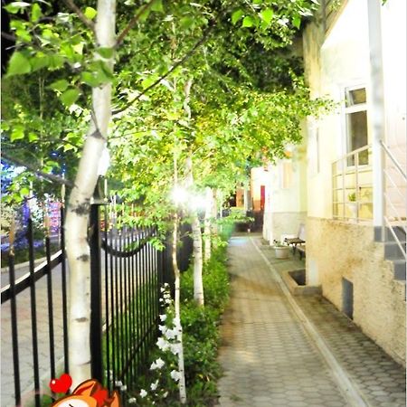 Hotel Gostinyi Dvor Бостери Екстериор снимка