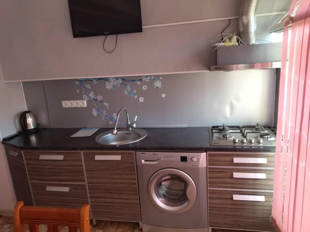 Hotel Gostinyi Dvor Бостери Екстериор снимка