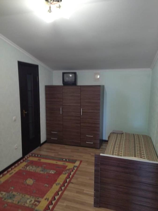 Hotel Gostinyi Dvor Бостери Екстериор снимка