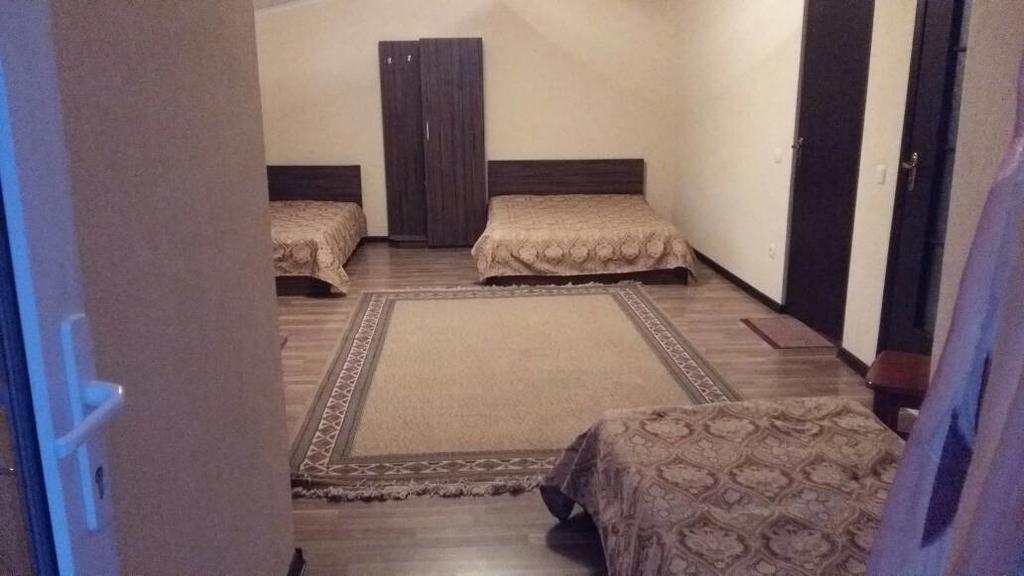 Hotel Gostinyi Dvor Бостери Екстериор снимка